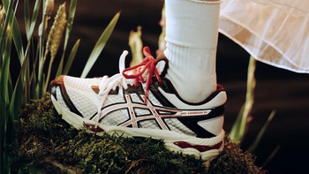 好看！NAKED Copenhagen 与 ASICS 推出全新 Gel-Cumulus 16 联名 