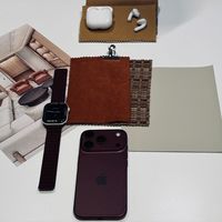 你的 Apple Watch 这周成了「孤儿机」：watchOS 27 只留 Series 9 以上，S8、Ultra 1 正式停更——但 S12 屏幕反而比上代小、常规续航还是 24 小时、AI 功能国行暂用不上，该不该换、换哪台、国补+教育优惠+折抵怎么省出 1420，9.18 开售前我替你捋清了