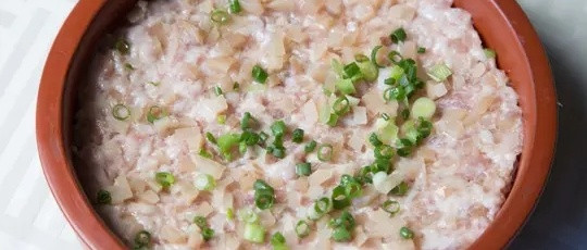 头菜蒸肉饼，客家餐桌上的质朴鲜香