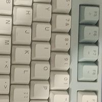 百元级国产方正键盘横评：轴体手感与RGB灯效实测