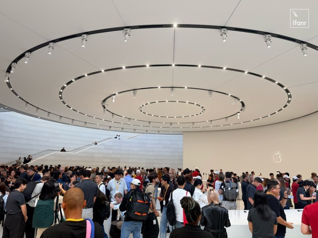 iPhone 18 Pro & Duo 首发评测，提升最大的是「充电」和这个…