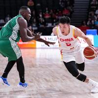 赢了18个篮板还差点崩盘！中国男篮险胜沙特暴露最大隐患，廖三宁30分也难掩一缺陷