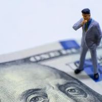 国债收益率破5%存款却进“1字头”，手里的钱到底该存银行还是买黄金？