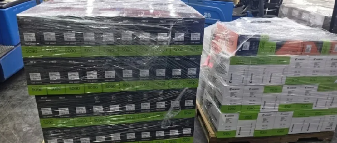 泡沫刷屏的那一周,涨价函先发了:AMD全系列+10%落地在Q4,街价从没问过K线