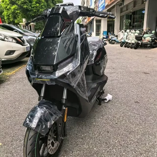小牛FX风速Plus开卖两天:门店空车4599、线上"含电池"5599、老款41xx不降价——掏钱之前,先分清你是跑单党、通勤党还是抄底党