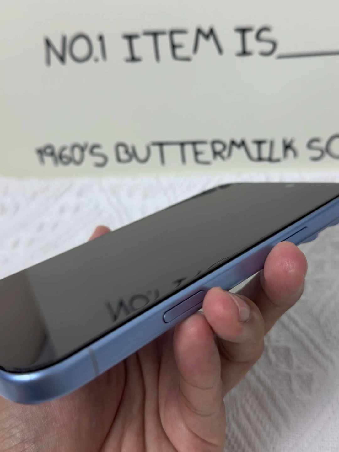 iPhone 18发售前夕，先别急着下单膜和壳：灵动岛缩了、Pro Max厚了1mm，