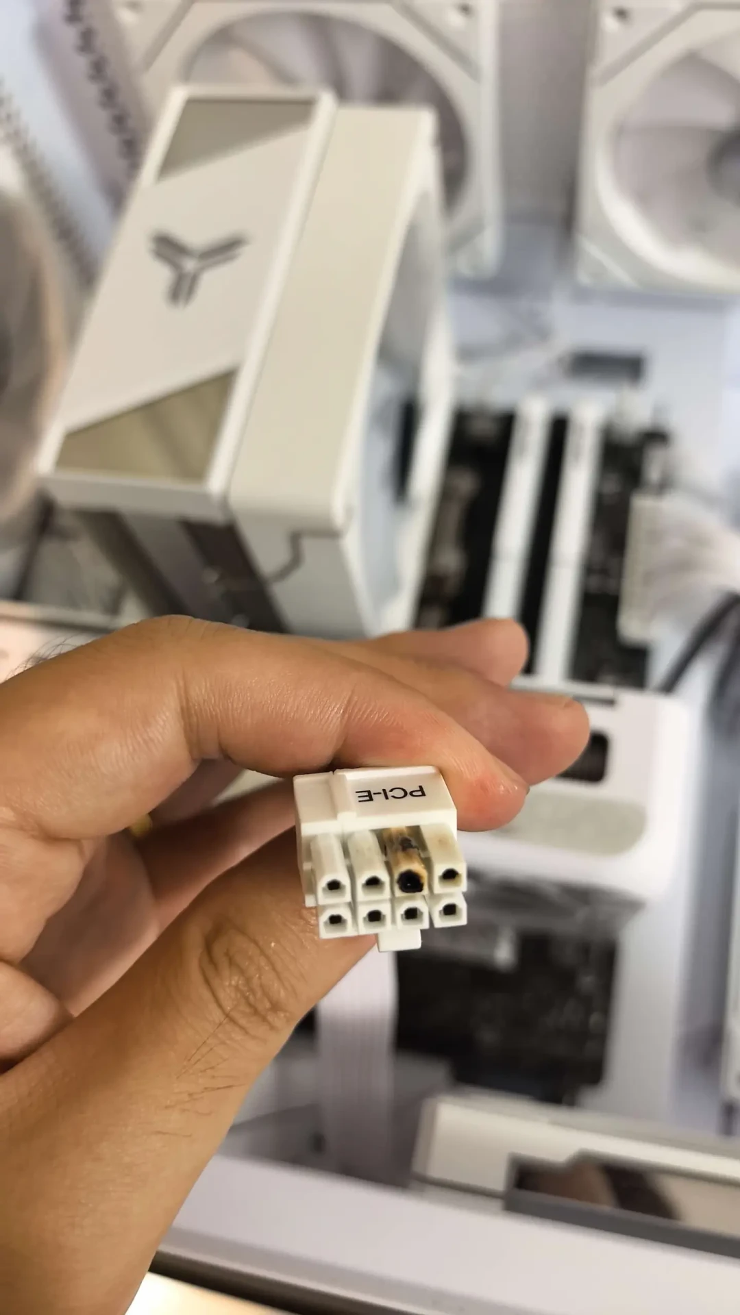 主板一周涨40、99元电源卖断货:9月涨价潮烧到最后两格,垃圾佬先把“省、炸、赔”三本账算完再动电源