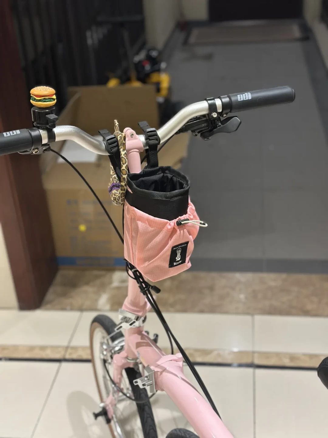 废品站40块收P8的帖子刷上620楼,评论区先点破了底:我把全网捡漏帖、循环市集晒单和3300元成交实录翻了个遍,二手折叠车3本账、4条路、4种人、4条红线理清了