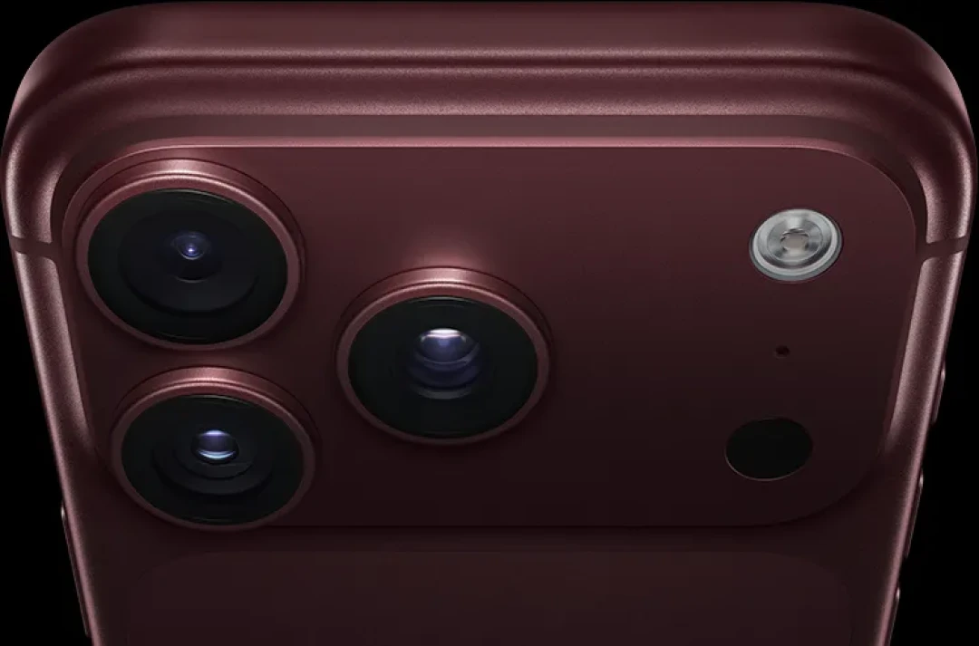 iPhone 18 Pro评测解禁首晚就吵翻了:核完「f/1.48拉完了」的触发条件、缩光圈保夜景的真实代价,和首销翻倍与渠道破发并存的行情,这份9·18到货前「留·退·等」分人群决策表请收好