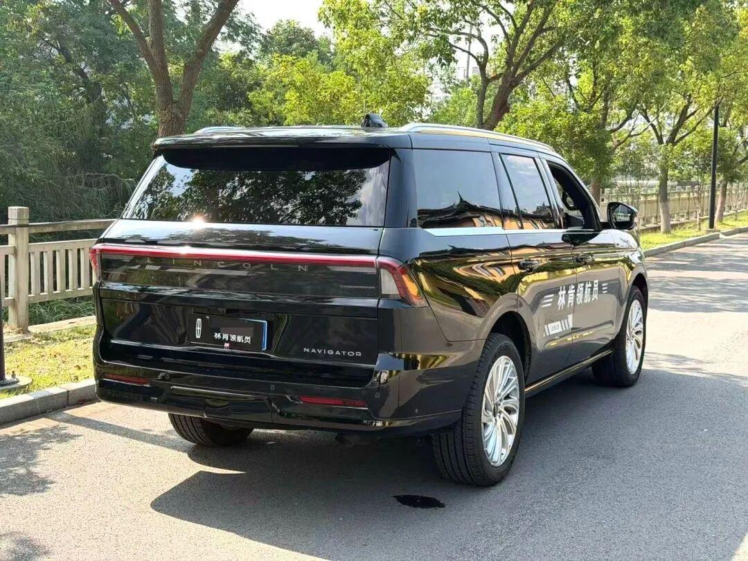 93万一台林肯领航员?那是试驾车回收价:想接“大哥座驾”的盘,先算完这五笔账
