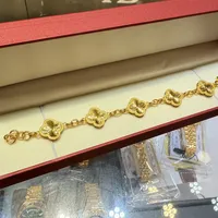 金价失守4300美元，闲鱼上的「拆金帝舵」反而越挂越多：1400块的拆金表头我算了三笔账——能不能碰、老金表卖不卖、想戴黄金怎么买