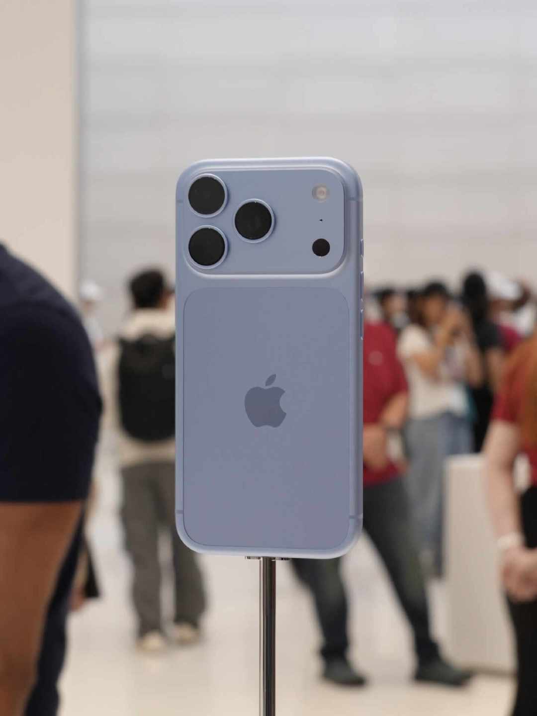 香港1209人没抢iPhone18却被刷走2500万:核完「无卡支付不用验证码就能扣款」的漏洞链、苹果「发货前不真正入账」的止损窗口和三大发钞行退单口径,这份9·18开卖前「防刷·止损·锁不锁卡」分人群清单请收好