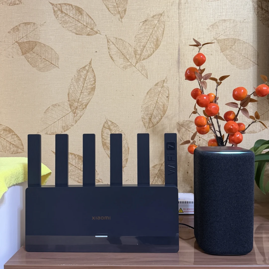WiFi7跌到116元,该换掉家里的WiFi6吗?翻完“6500系列全丢包”的评论区爆料、“MLO休眠就断网”的实测记录和17年射频工程师的“国内残血版”判定:先查宽带和光猫,再从别换、换百元档、等6GHz里挑