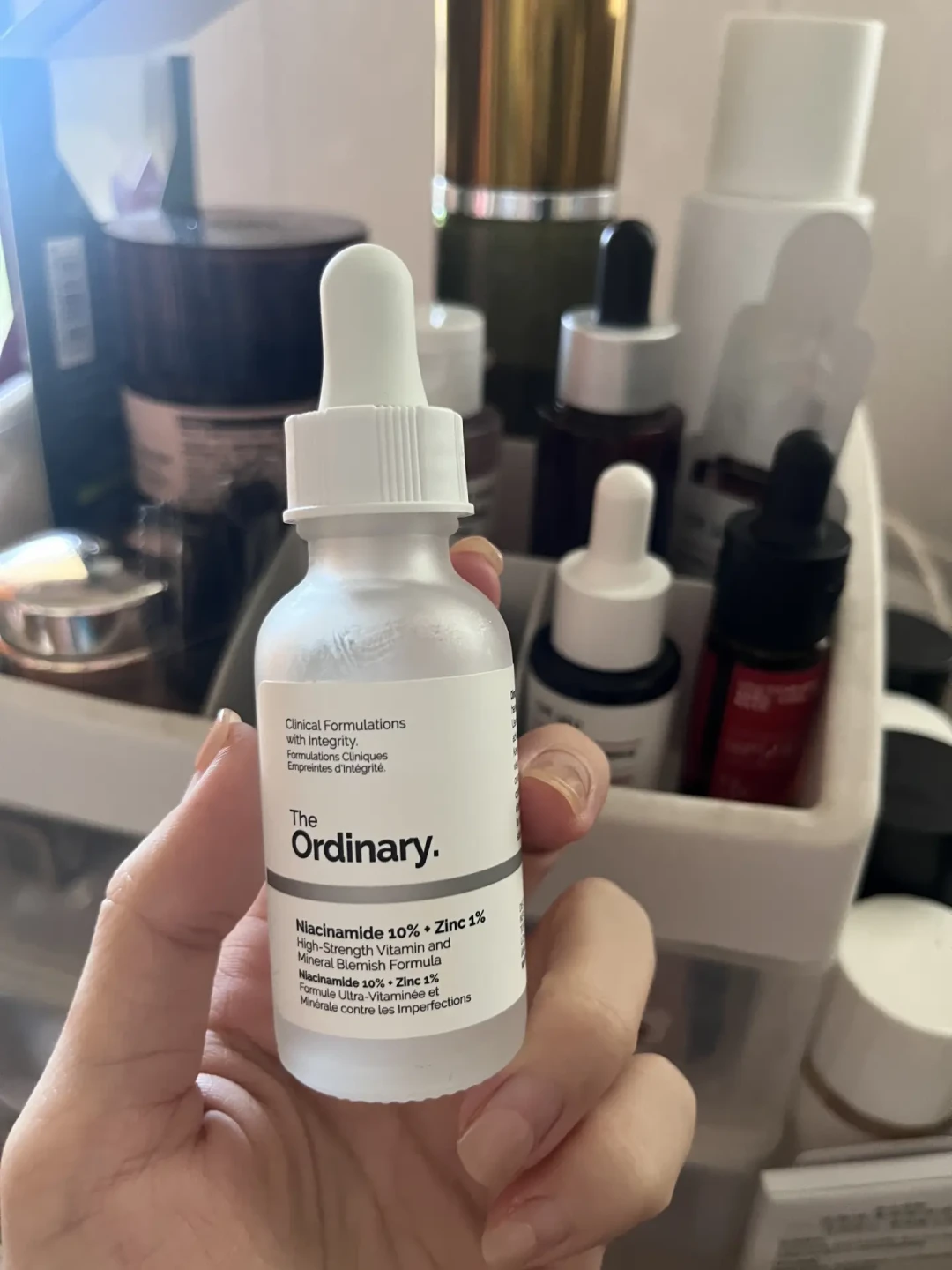 官方刚刚否掉了点赞最高的作业：The Ordinary 秋冬搓泥“白屑”战，我把十几篇帖子和官方的三次下场排成一张表