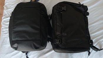 背TUMI的都是同行：我把工控、销售、咨询的4条包帖对完账，这件3千块的「工装」其实按岗位分家