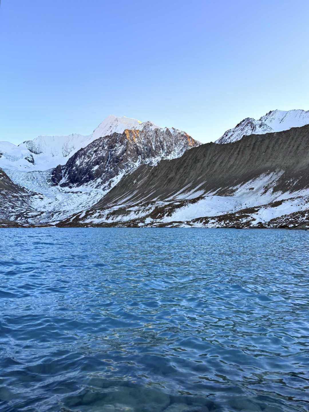 珠峰坠亡案判了:寿险赔1万、意外险0元。国庆进山前,这4页条款多数人没翻开过