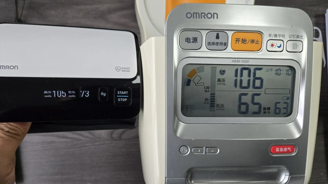 降温之后,爸妈的血压计成了全家最贵的那个电池仓:紫米1.5V装不进去,13年的三洋爱乐普却在正常值班——这个仓的三句流行说法,我一句都不建议你先信