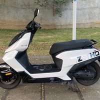 摩博会开幕前，极核二手挂单先挤满了“等Ultra”的人：30天16笔实价，电池、改装、上牌三本账我替你摊开