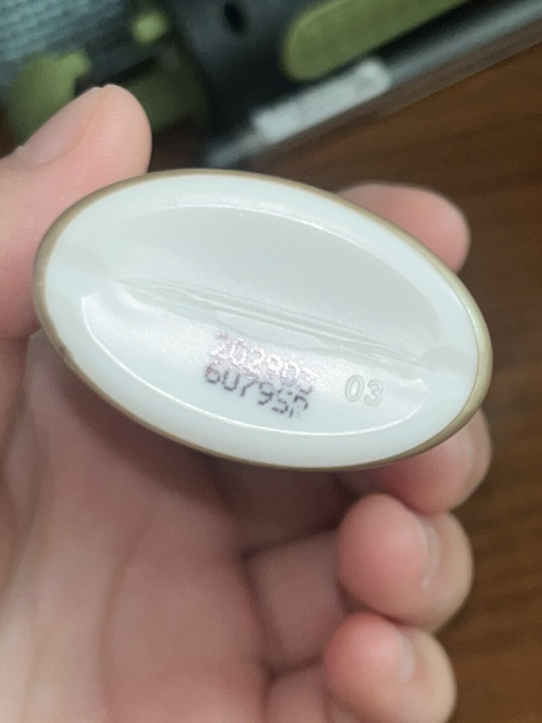 两周12条求鉴定:安热沙的滴水法、批号查询和付费鉴定,连发帖人都救不了自己