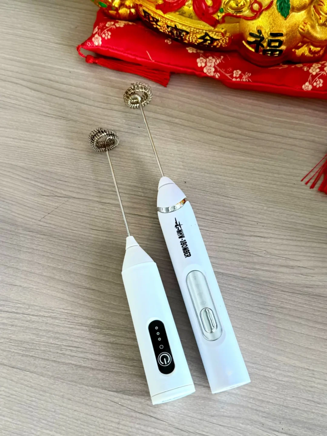 打奶器真能拉花,但它的天花板就停在郁金香:不用花的机器钱我帮你省了