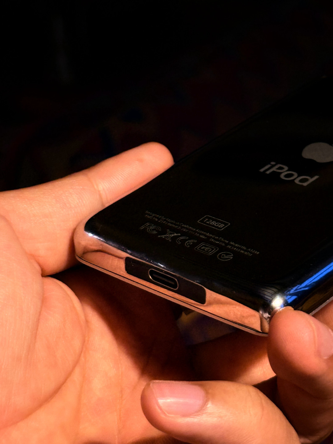 抽屉里的iPod想拉出来日用?先算清导歌、换电、拼好机这三笔账
