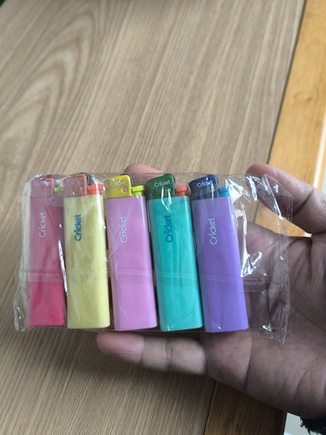 两块钱打火机的两个九月说法：少气是猜测，