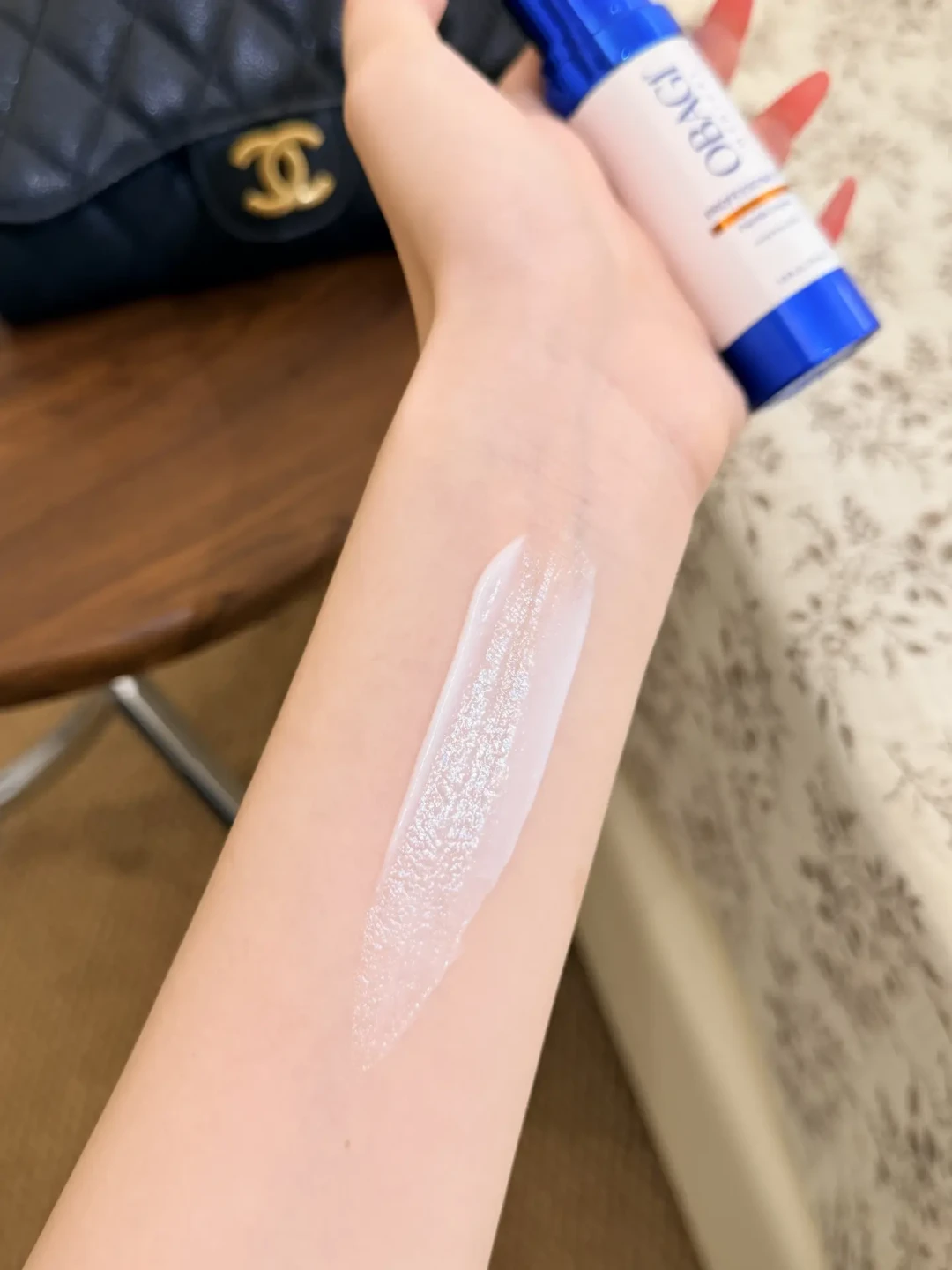 欧邦琪八肽刷纹乳：9月刷屏的“新品”，两年前的官宣里它就在卖了，早C晚A塞第三瓶前先算清三笔账