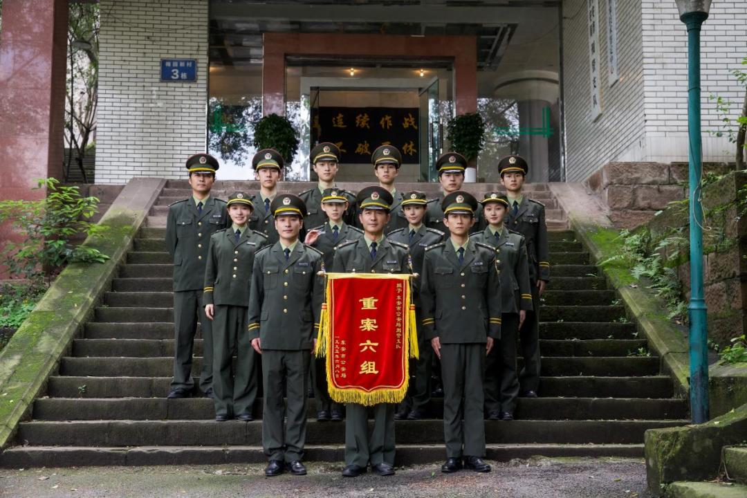 骂完新版、二刷完原版,还是没剧可追?今年的刑侦剧,按《重案六组》的四项硬指标挨个验了一遍