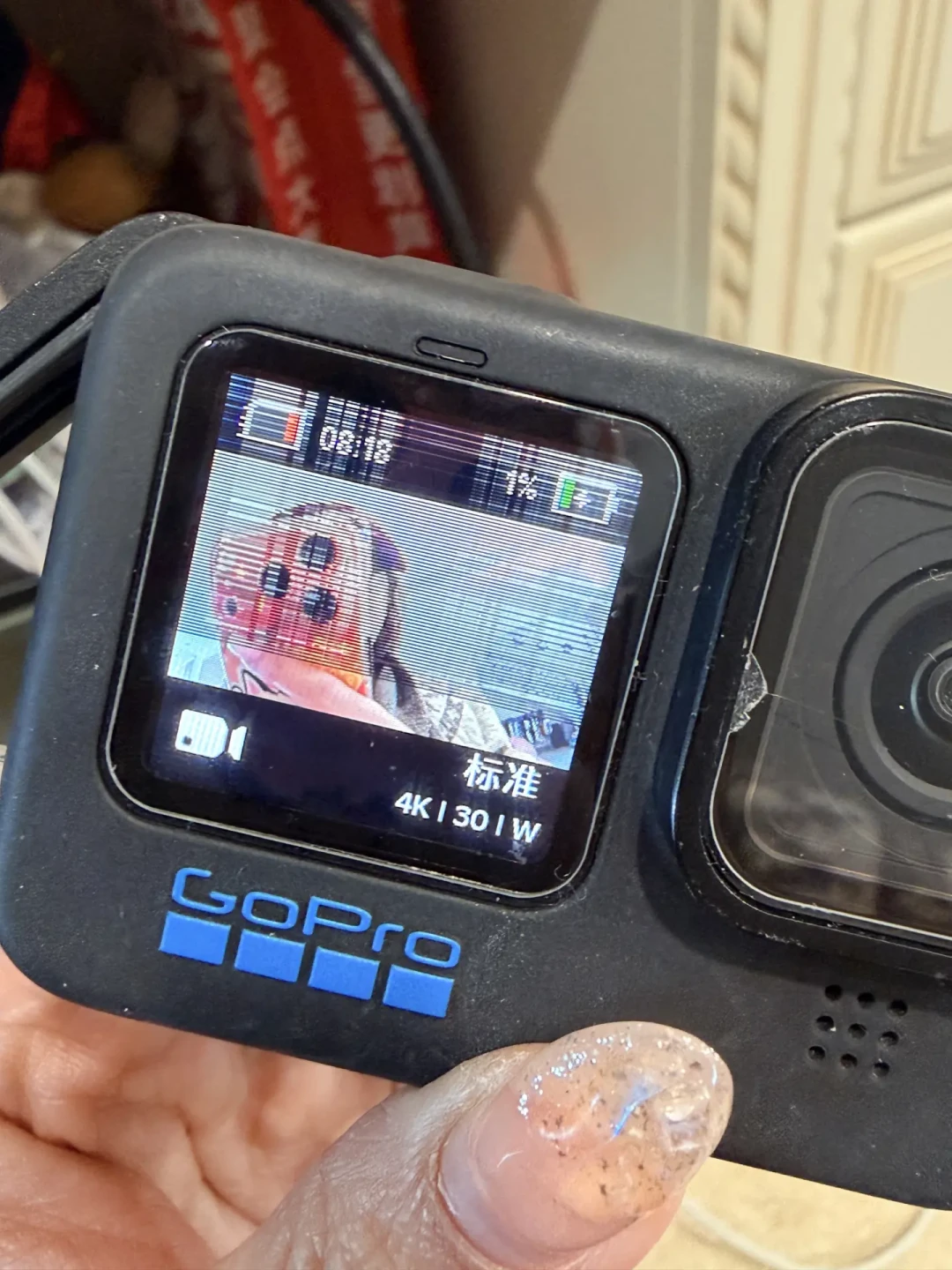 别急着把黑屏的GoPro当废品:翻了全网四十多条维修换新帖,「没售后」是被误读最深的判决