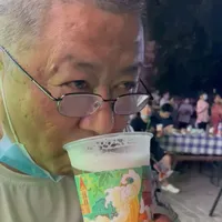 散啤3块5和20块一斤,差的可能不是酒:国庆去青岛哈啤酒前,先把价目表和带回家的口径对完