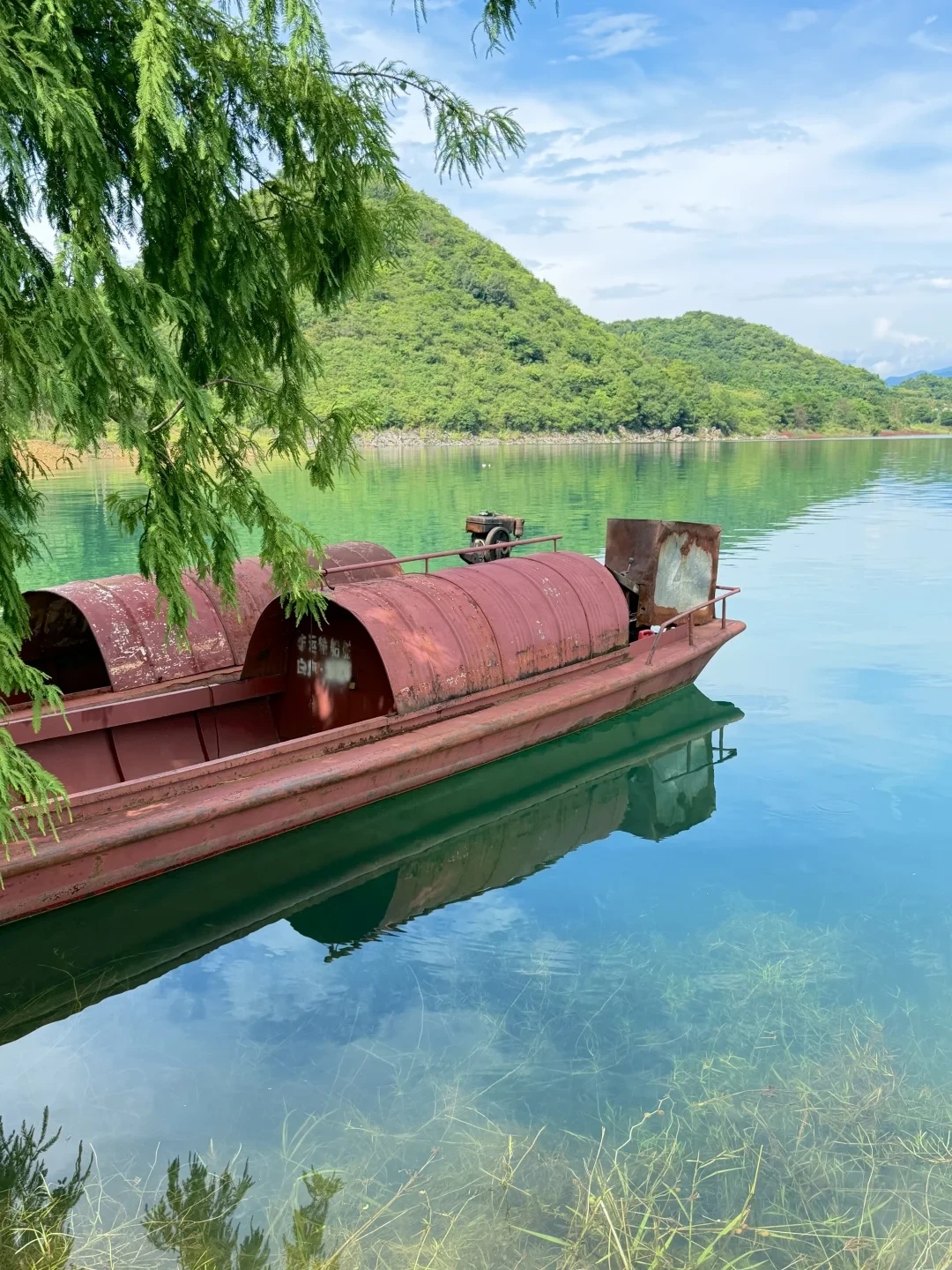 旅发大会刚闭幕、国庆头两天民宿已满:双节去东江湖追雾前,先把观雾窗口、80元门票和撒网场次算一遍