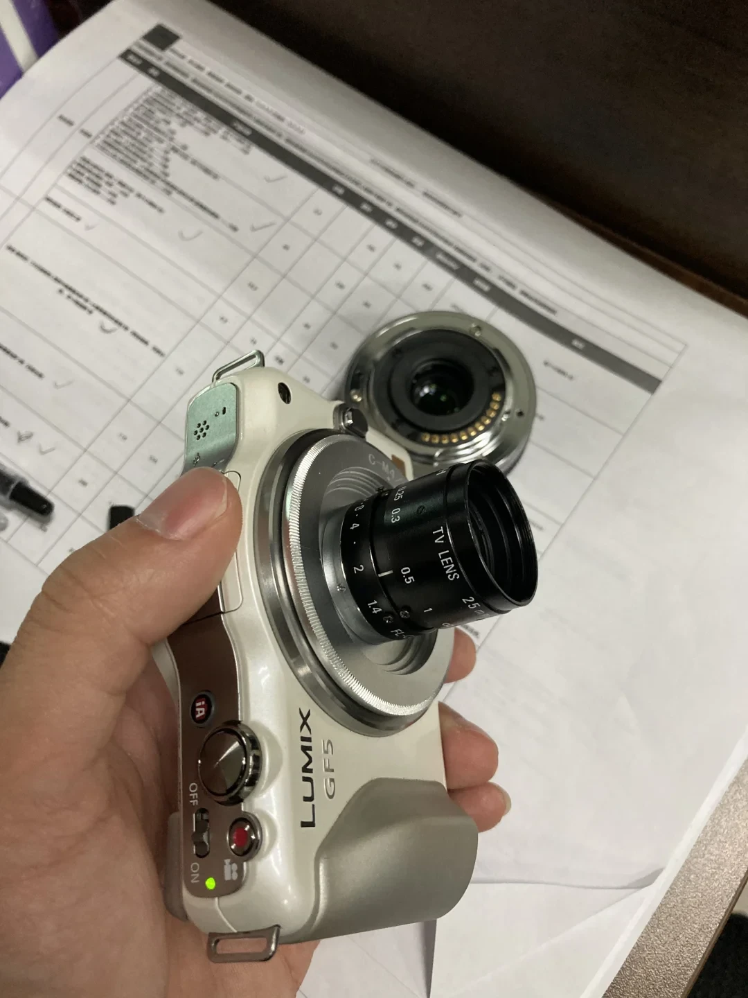 40块的C口镜头在小红书爆火:这轮工业镜头廉价转接,能用在哪、怎么算像场、怎么避天坑
