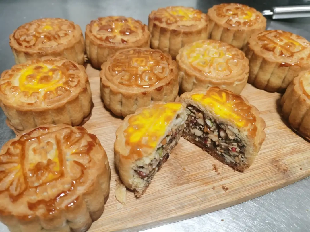 低糖月饼糖降九成、脂肪反升:中秋前9天,先对一眼配料表这三行再下手