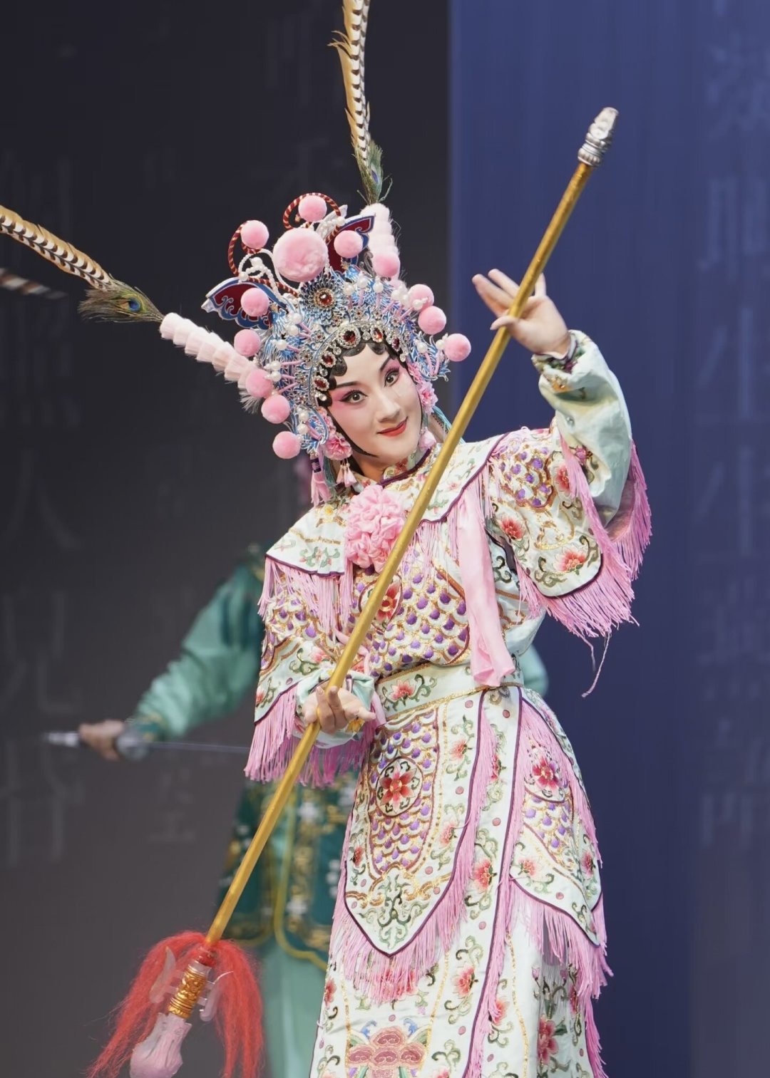 「扈三娘为什么不报仇」的回答被浏览了400万次:我理成四派,施耐庵的答案其实只有二十几个字
