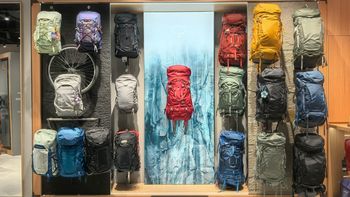 现在寄修，国庆背不上：交叉读完20多条小鹰维修帖，把「终身保修」的边界、三道门、四条路和一张时间账一次对完