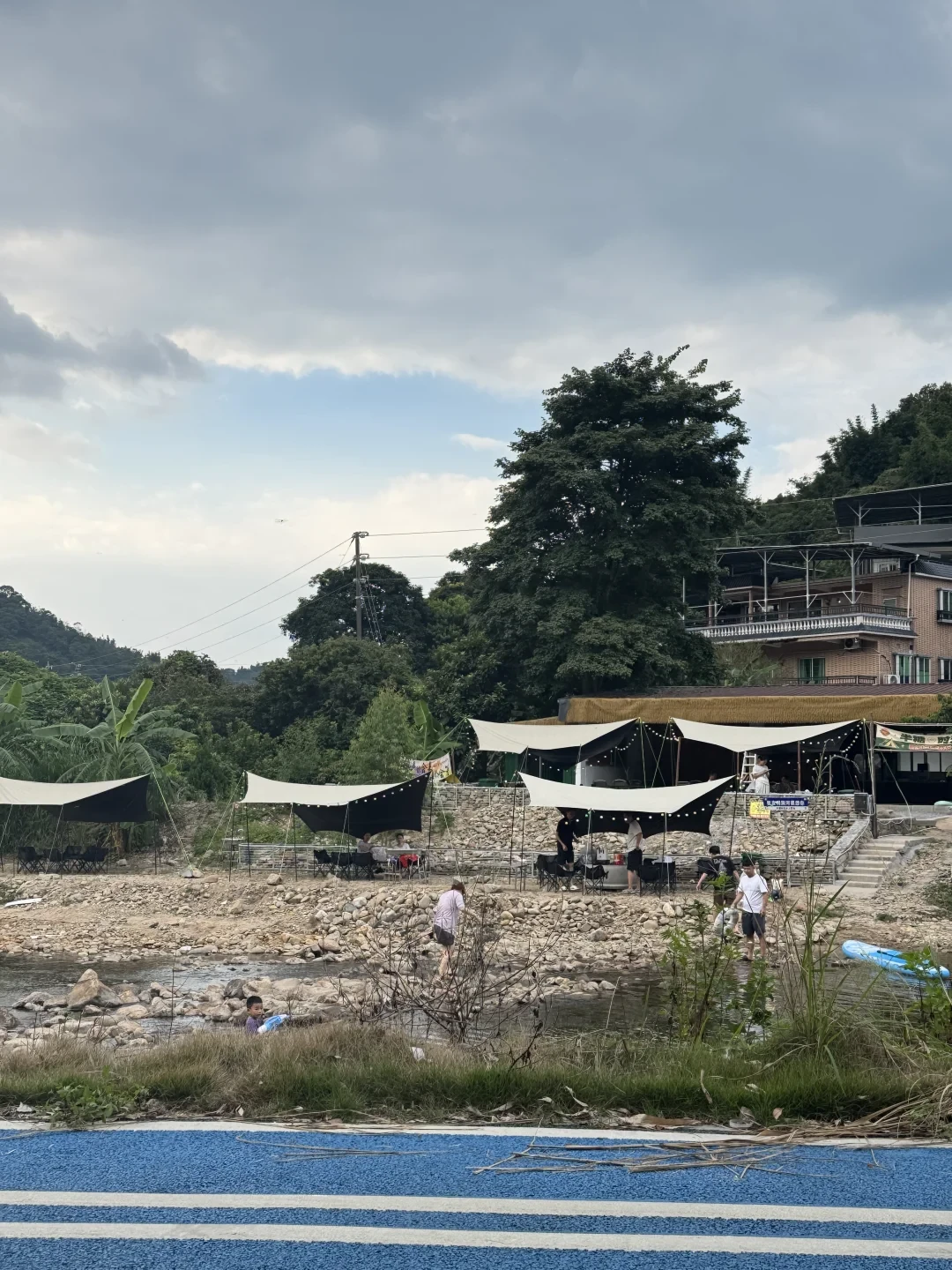 双节订营地先看清这5种“照骗”：7篇避雷帖、534条评论，替你把差评里的套路数了一遍