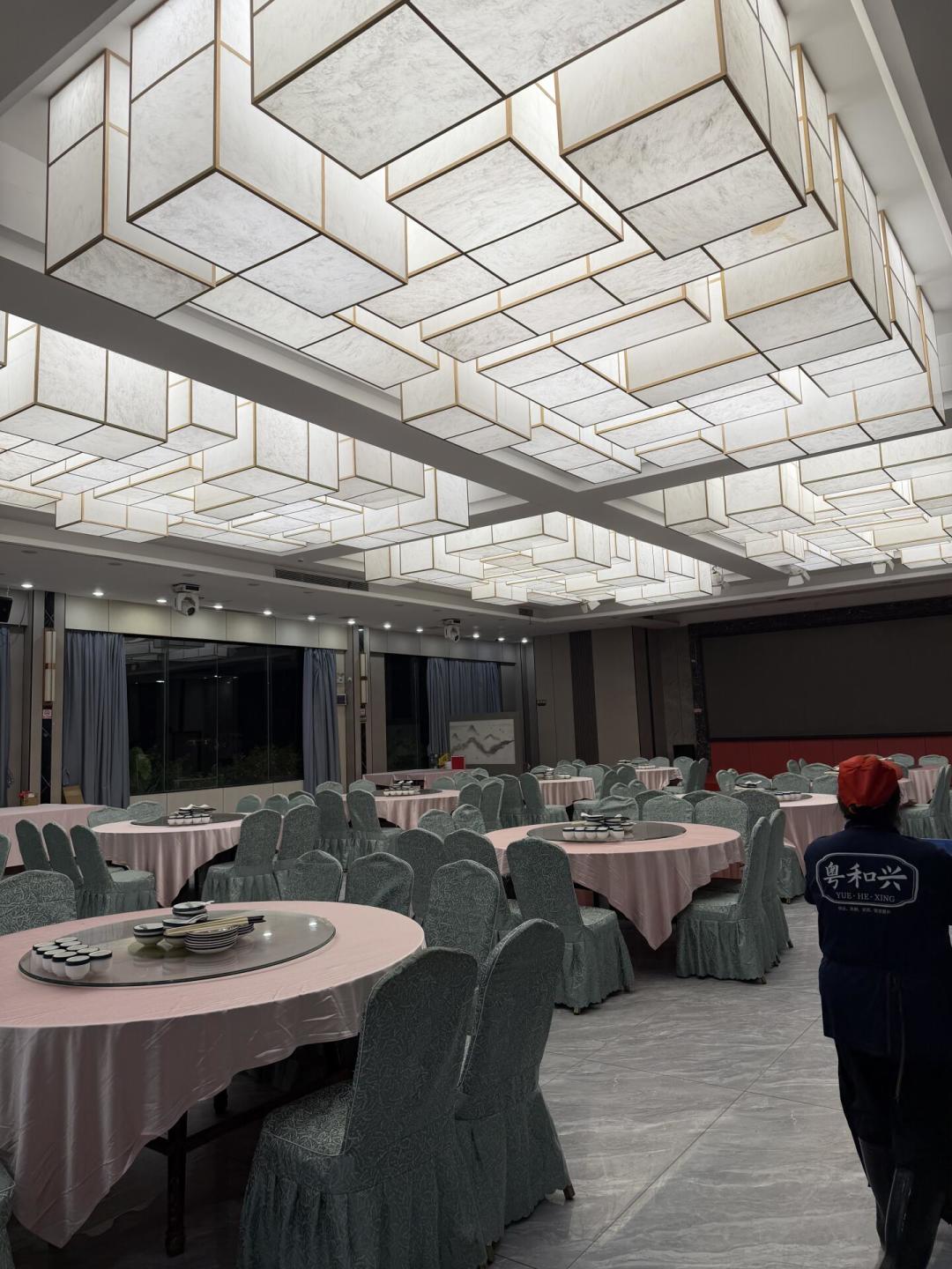 房费涨不动，餐标年年涨：国庆订高星婚宴前，先问一句