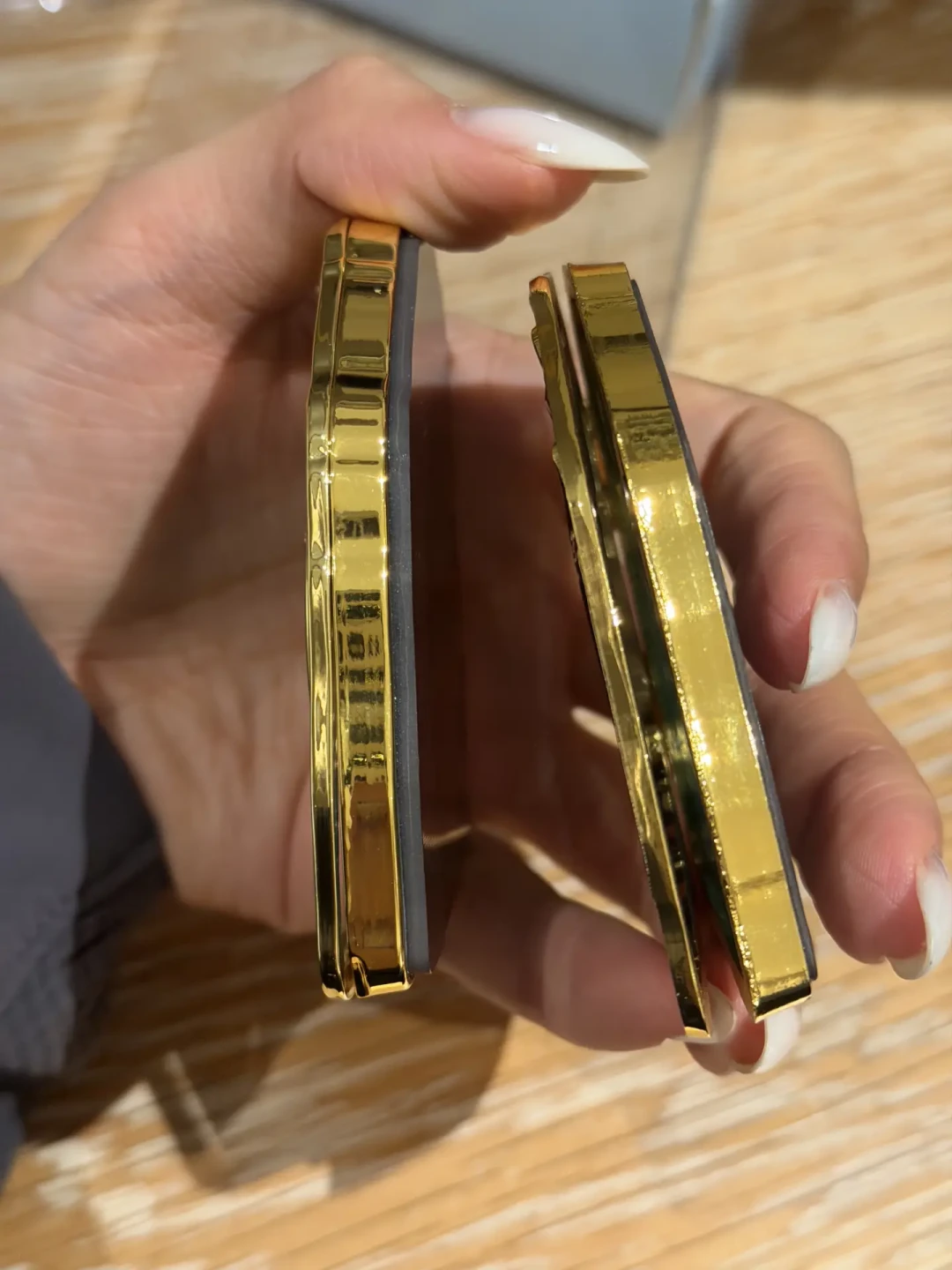 景区“旗舰店”都在卖假的:国庆囤冰箱贴之前,先把品控四件事查一遍