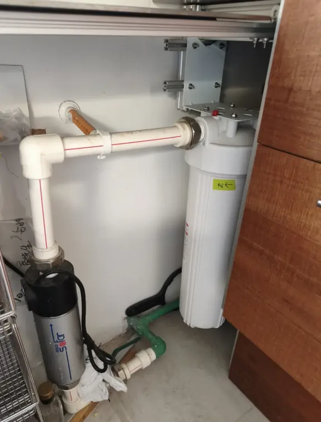 境雨“配泵”生意经:刷屏的“汉斯格雅增压泵”,跟你家花洒可能不是一家——我把194条带货视频、587条评论和泵圈榜单摆一排,几千块掏出去前先对完这三本账