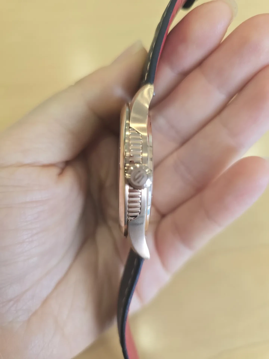 能藏进衬衫袖口的陀飞轮:海鸥超薄款官方报9.4mm,下单前先把那几组对不上的数字盘清