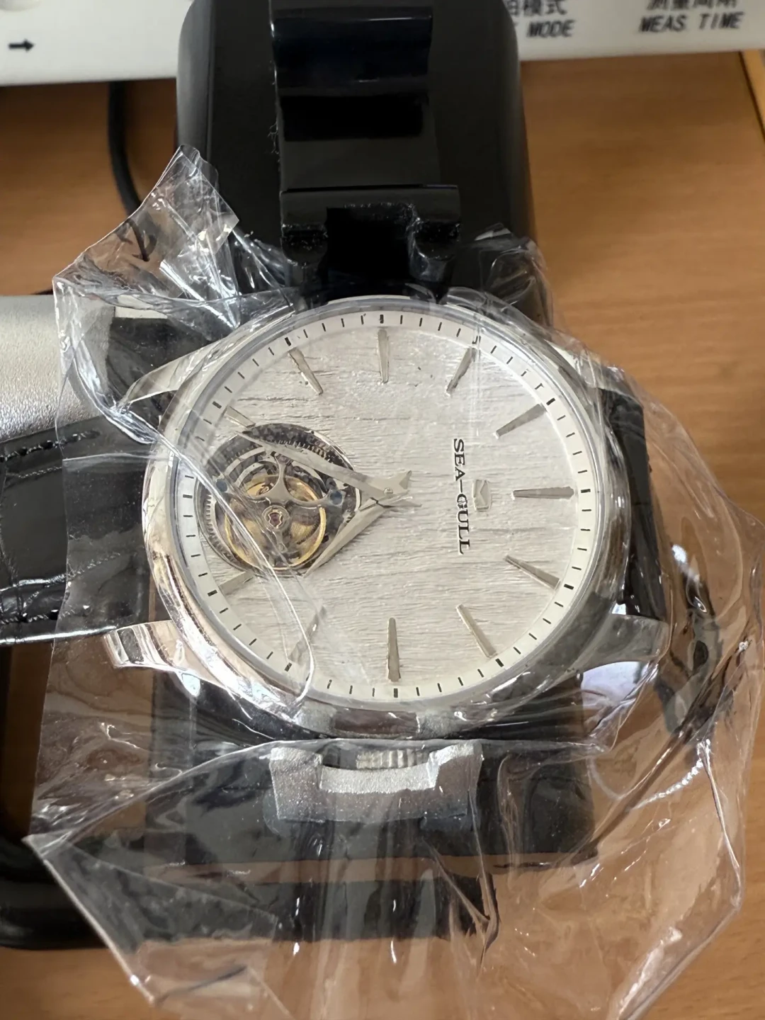 能藏进衬衫袖口的陀飞轮:海鸥超薄款官方报9.4mm,下单前先把那几组对不上的数字盘清