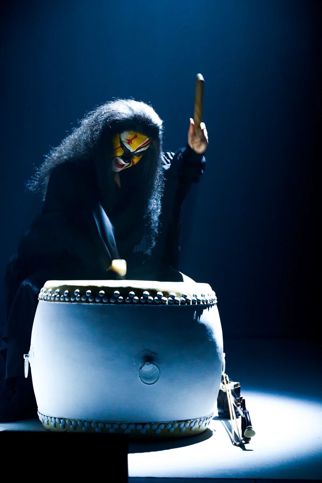 拿下8项国际大奖和被骂“烂戏”同台发生:这部戏曲版《笑傲江湖》,我把三城现场核成了一张冲/不冲地图