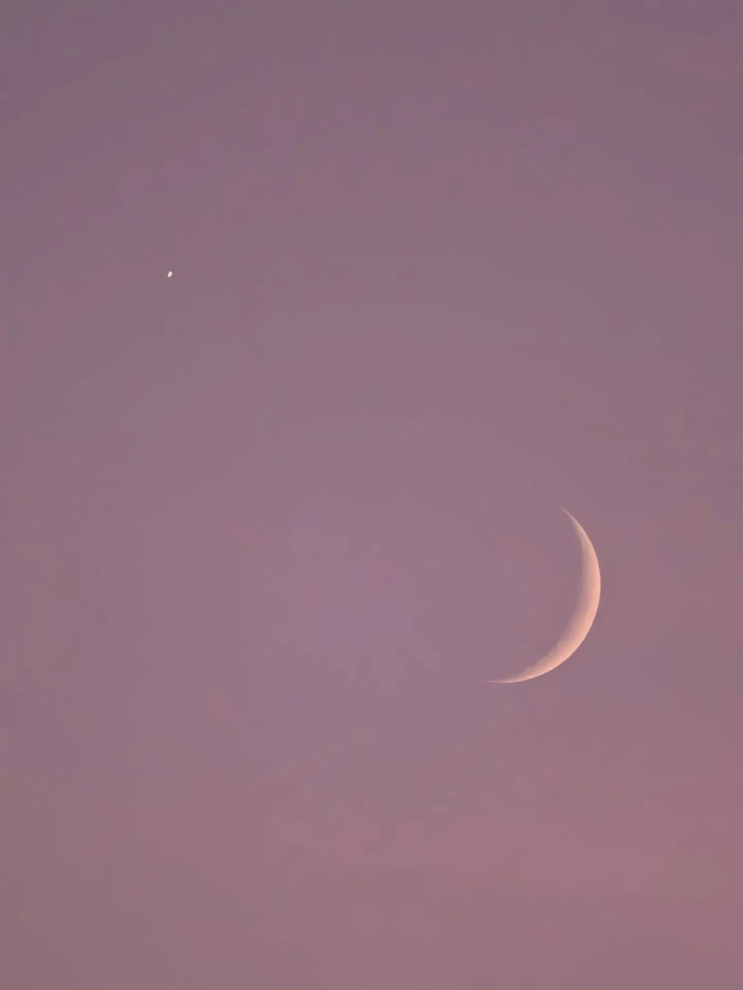 海王星26号冲日,偏偏和全年最圆的月亮撞在同一夜:用手里的星特朗看这颗“肉眼看不见的行星”,窗口不在冲日当晚