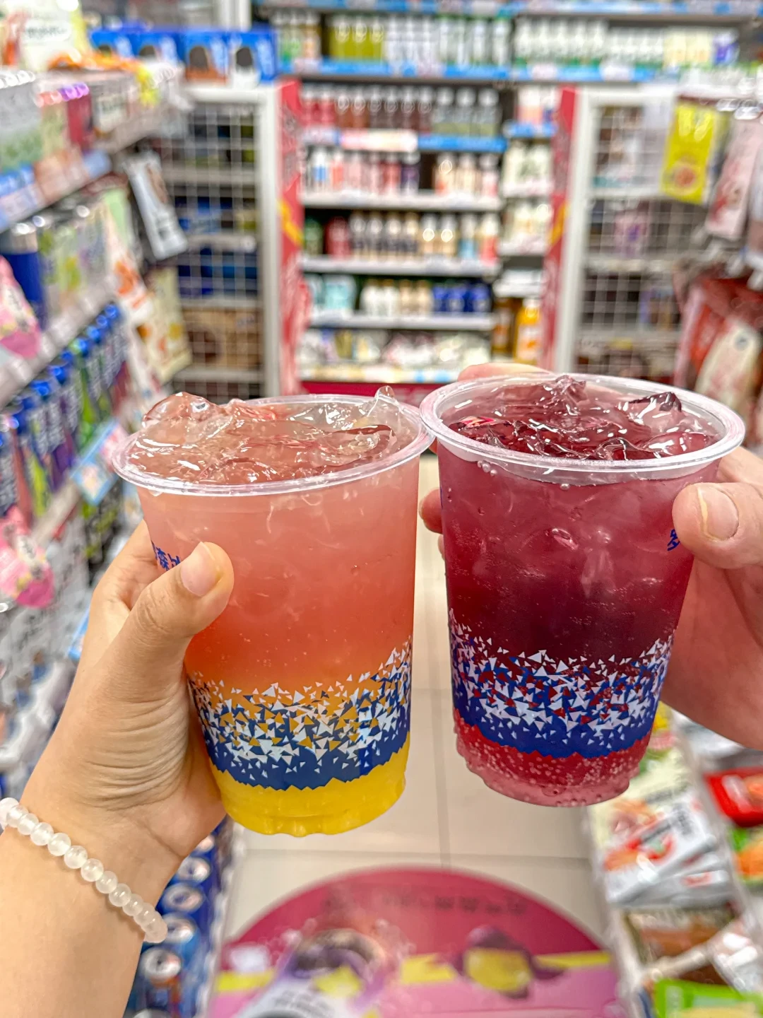 脉动×金宾联名今天上线,便利店调酒又火了:一杯18元、度数不输一瓶啤酒——钱账、度数账、冰杯卫生账、软广账四本我摆齐了