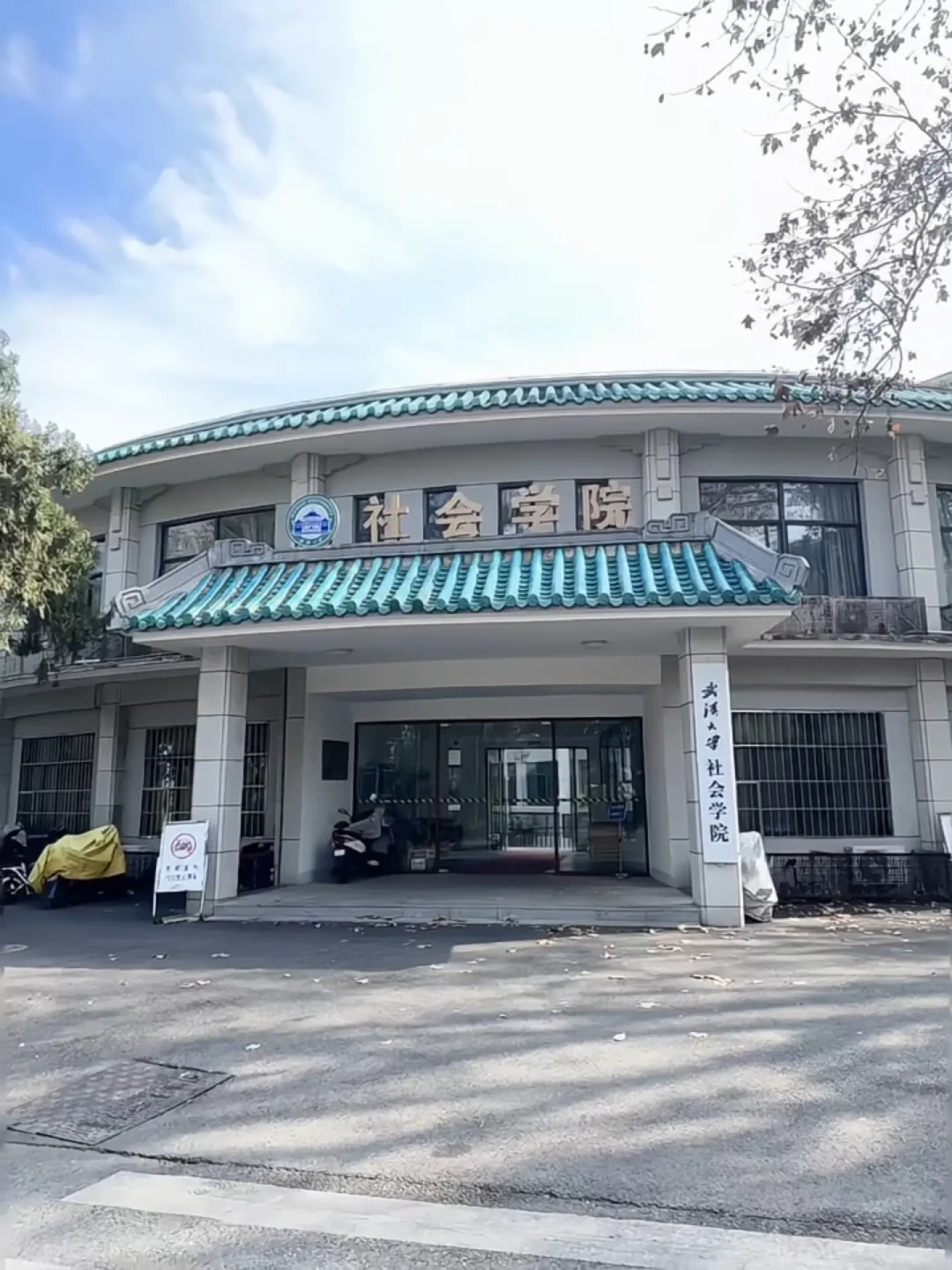 国庆小说巡礼别乱冲:我把全网最火的打卡帖盘了一遍,它们其实分三种