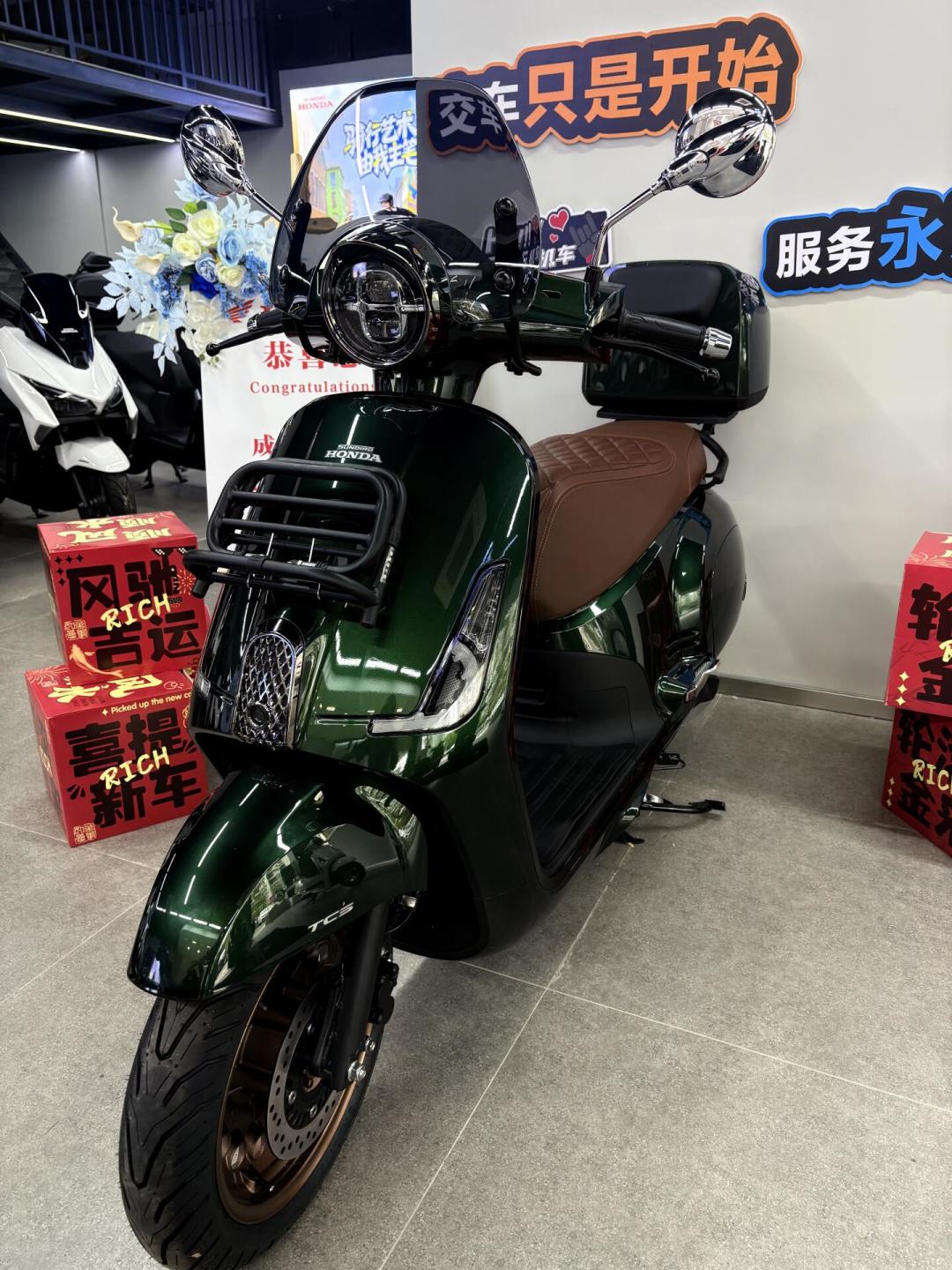 摩博会前夜,复古踏板