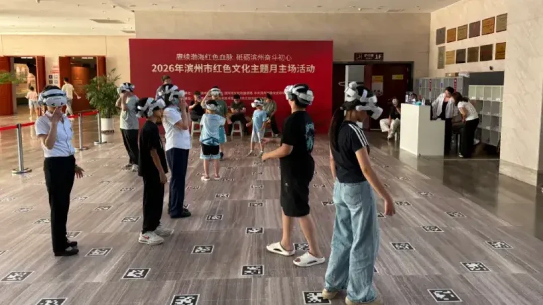 黄明昊VR电影今天上线,知乎在吵