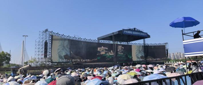 流量场先延期了一场，民谣党的国庆反而最确定：我把国庆档的
