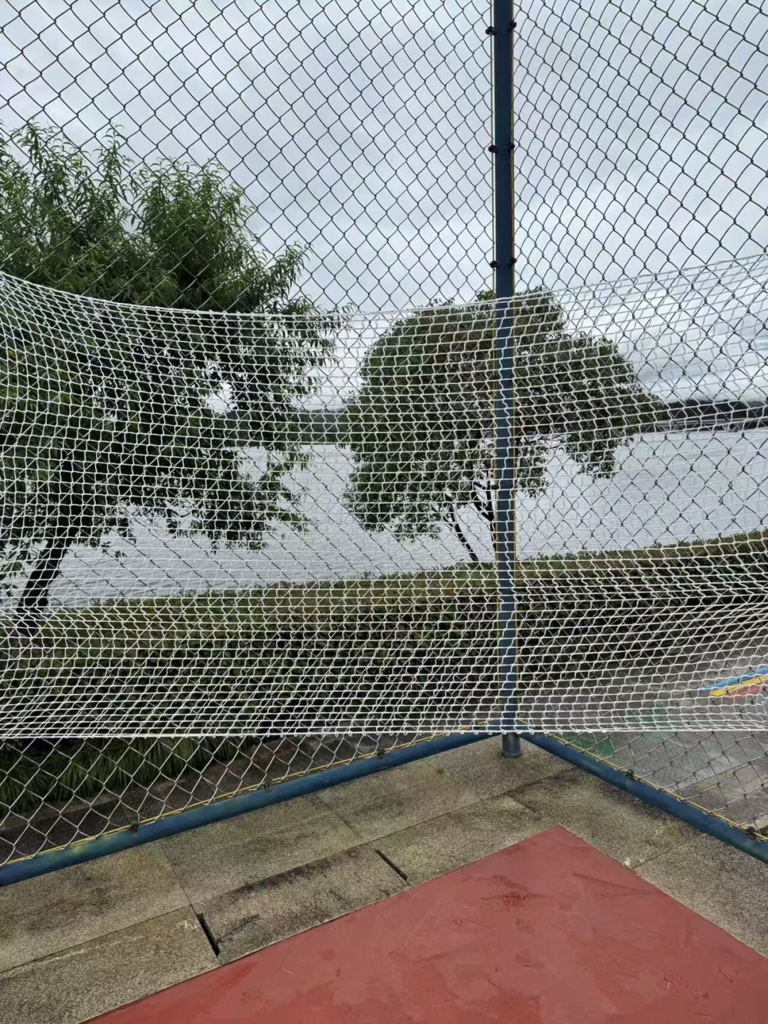 约网球搭子比中网门票还难:这套单人练球装备的购买顺序,和多数人是反的