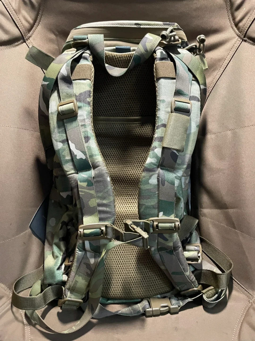 神秘农场最小的包卖得最贵:新款减重、复刻开造,20L的ASAP这五年到底卷成了什么